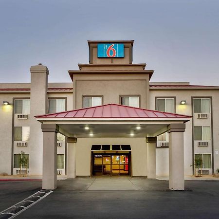 Motel 6-Hesperia, Ca - West Main Street I-15 Εξωτερικό φωτογραφία
