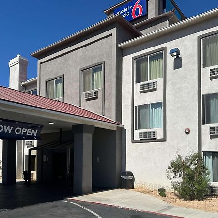 Motel 6-Hesperia, Ca - West Main Street I-15 Εξωτερικό φωτογραφία