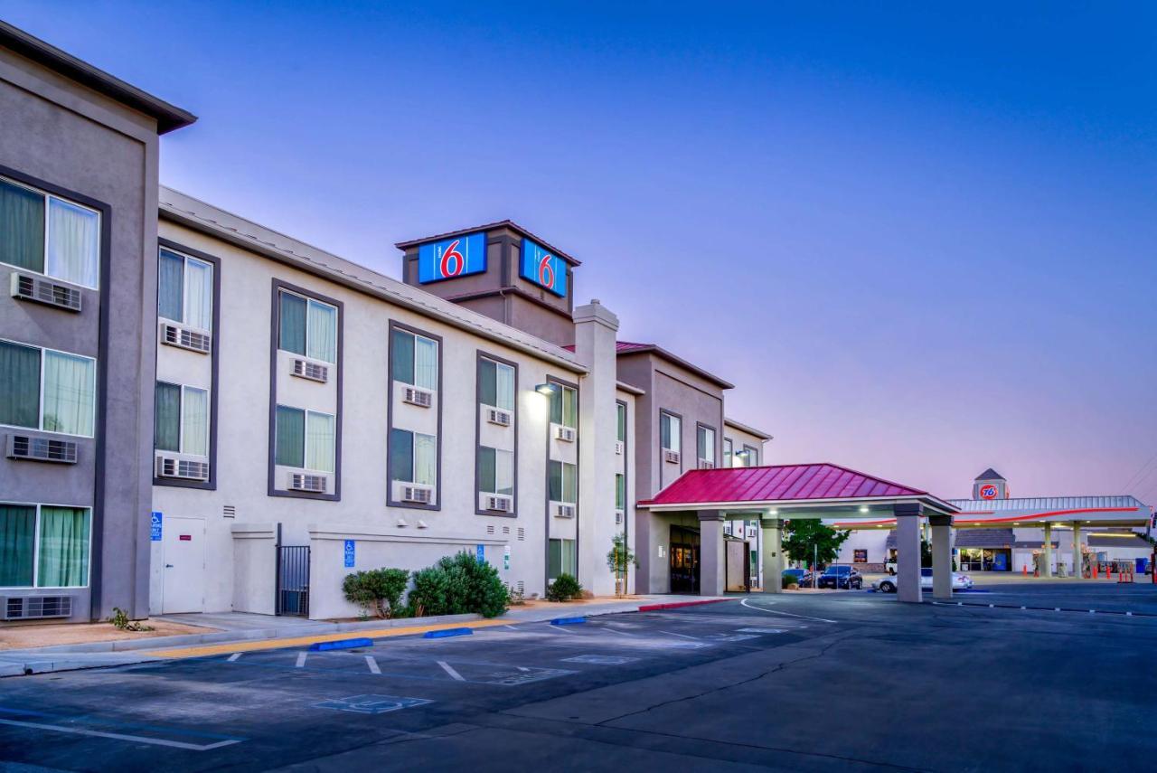 Motel 6-Hesperia, Ca - West Main Street I-15 Εξωτερικό φωτογραφία