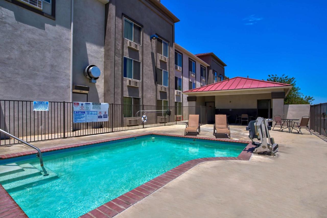 Motel 6-Hesperia, Ca - West Main Street I-15 Εξωτερικό φωτογραφία
