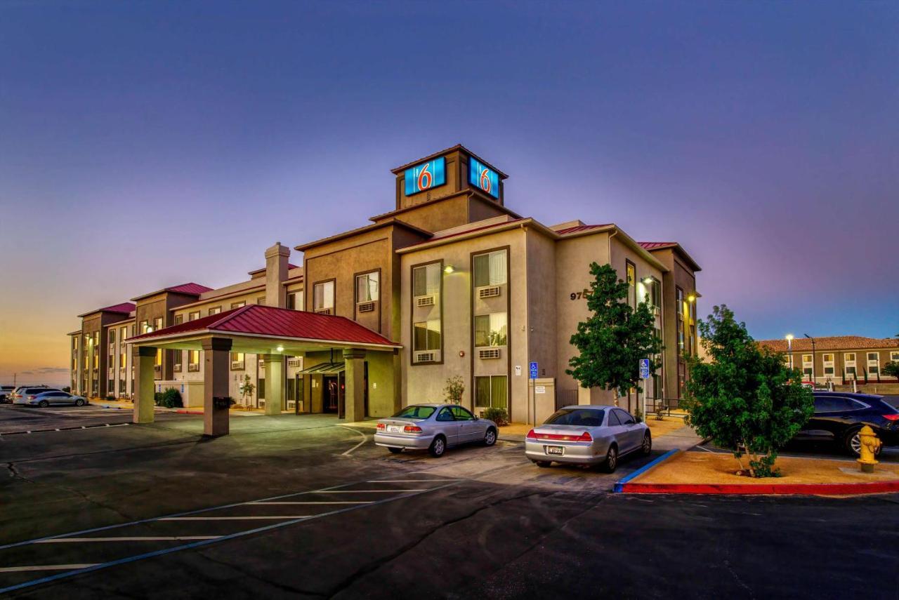 Motel 6-Hesperia, Ca - West Main Street I-15 Εξωτερικό φωτογραφία