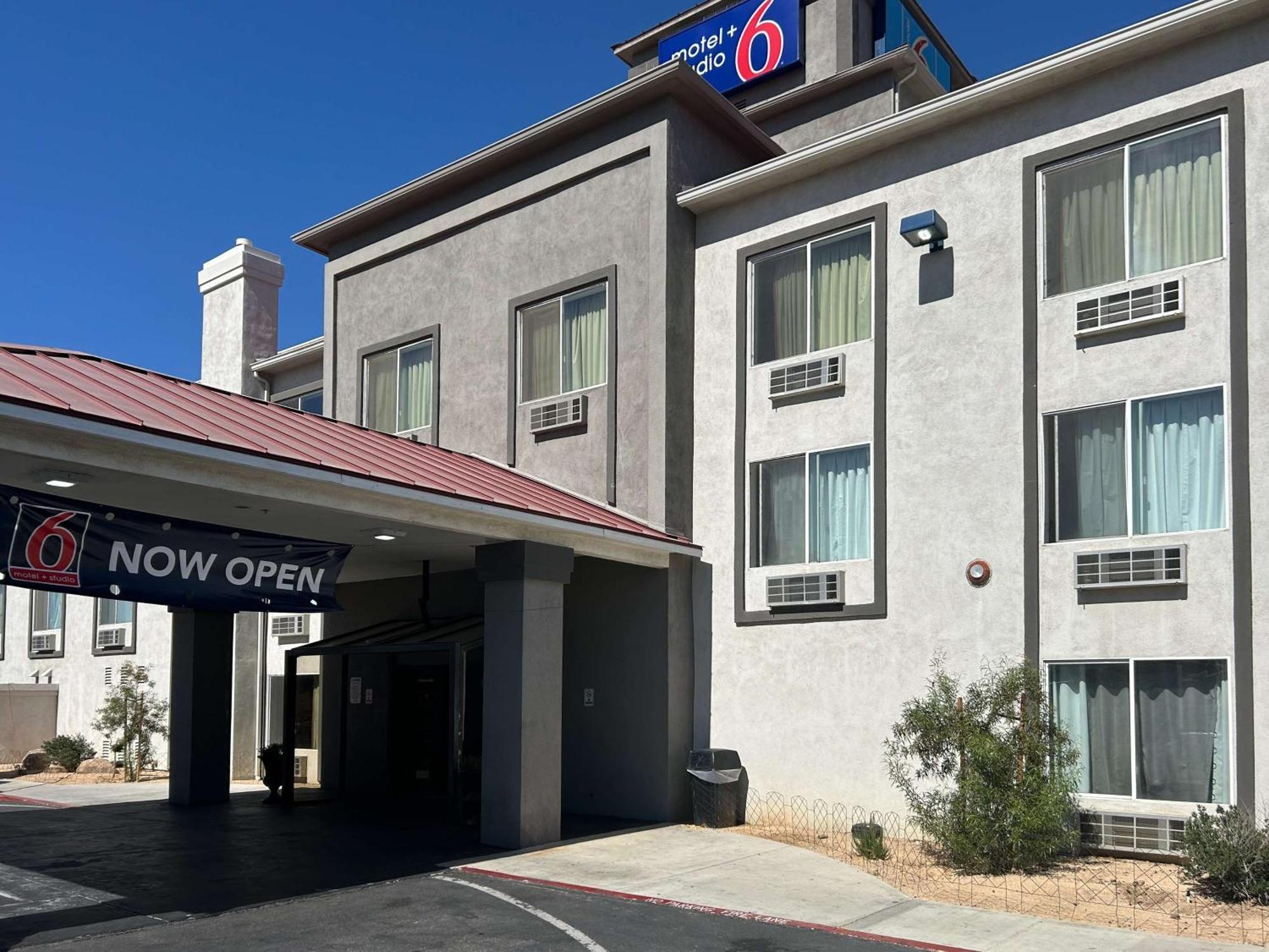 Motel 6-Hesperia, Ca - West Main Street I-15 Εξωτερικό φωτογραφία