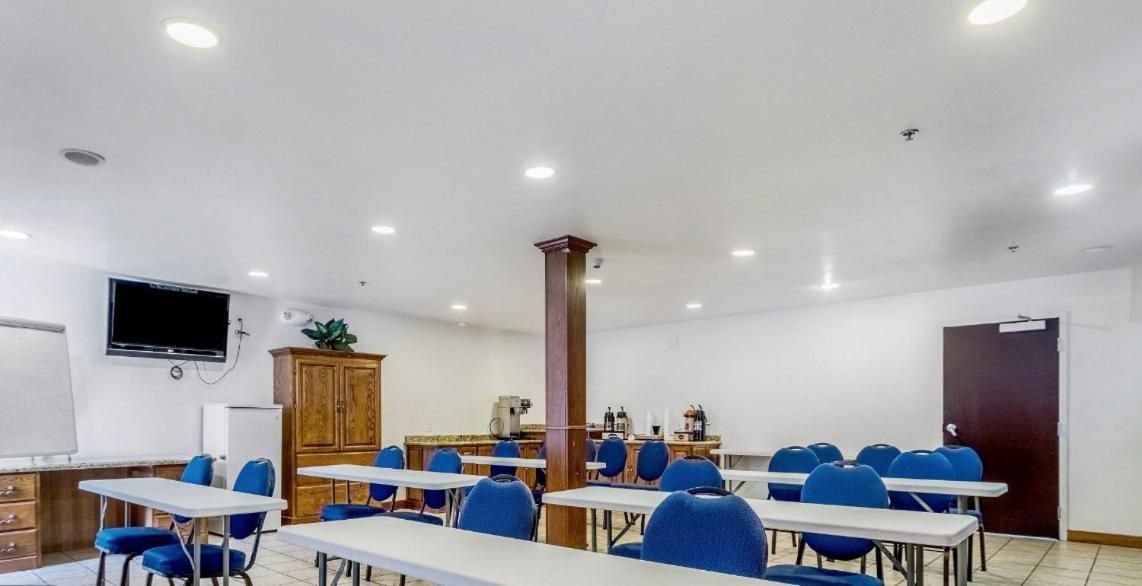 Motel 6-Hesperia, Ca - West Main Street I-15 Εξωτερικό φωτογραφία