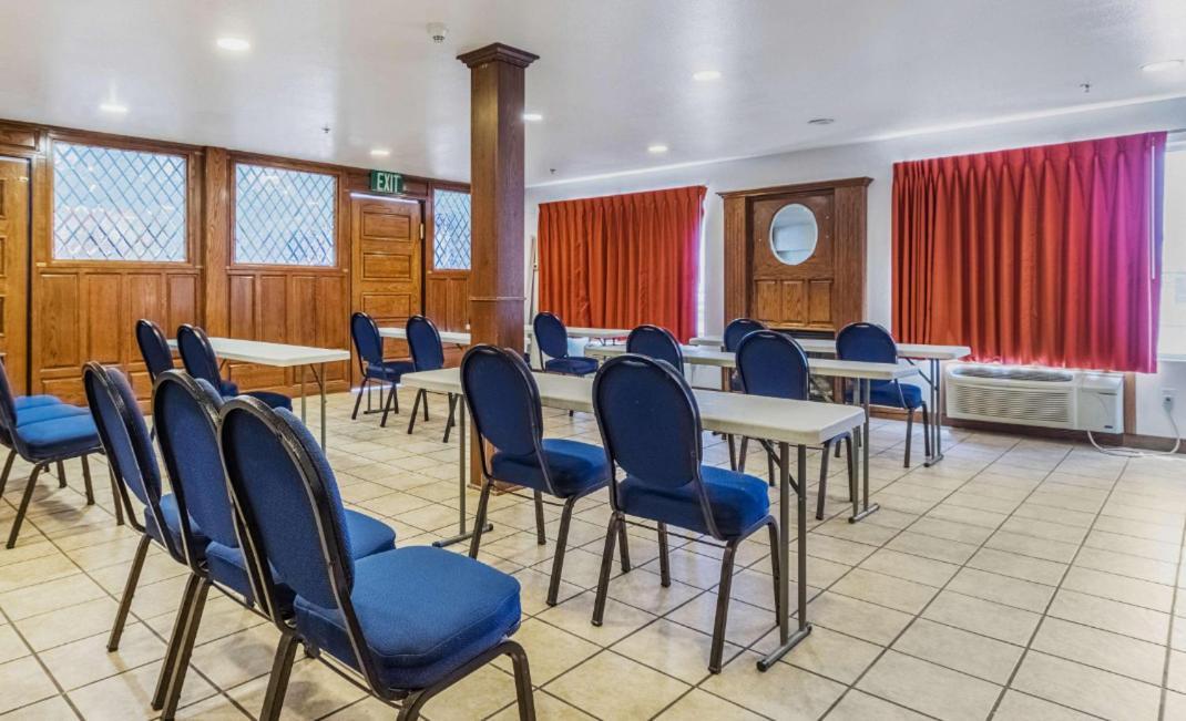 Motel 6-Hesperia, Ca - West Main Street I-15 Εξωτερικό φωτογραφία
