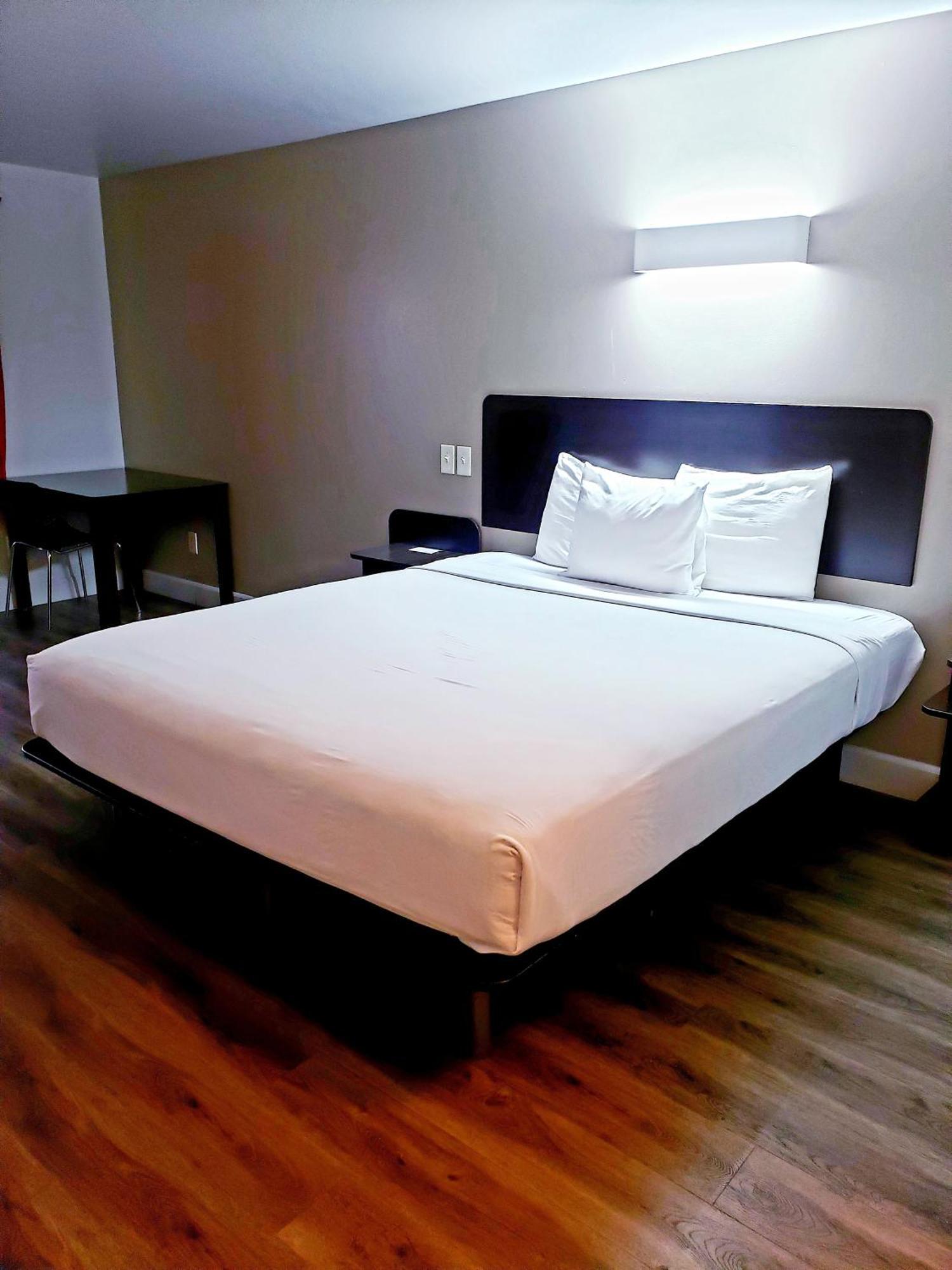Motel 6-Hesperia, Ca - West Main Street I-15 Εξωτερικό φωτογραφία