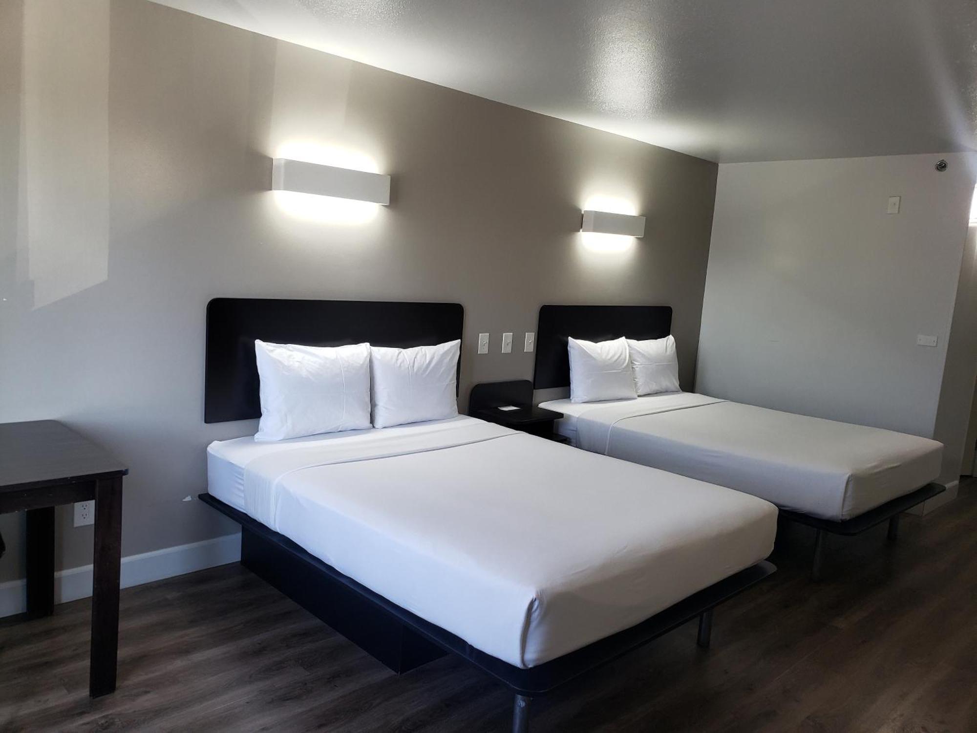 Motel 6-Hesperia, Ca - West Main Street I-15 Εξωτερικό φωτογραφία